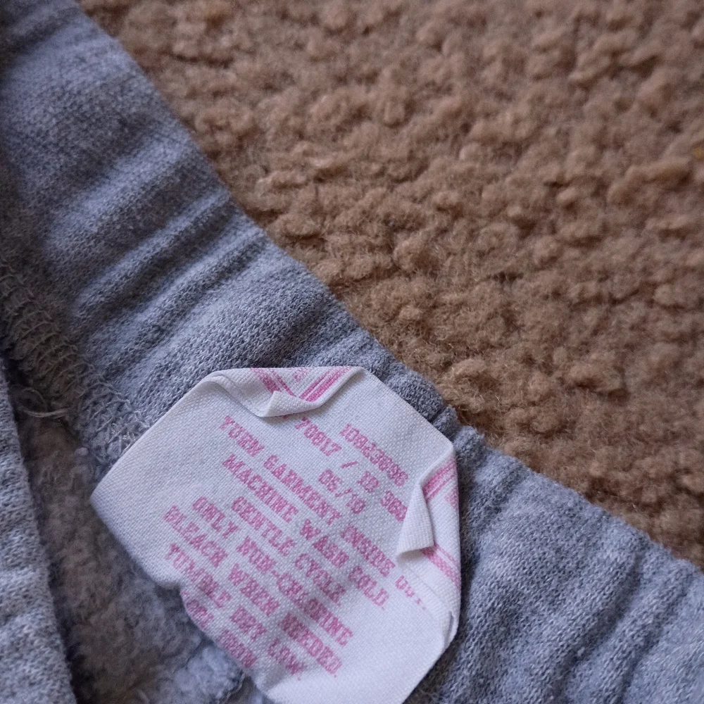 Vintage Pink Victoria Secret Cropped Sweat pants Logo Rare 2010 - Picture 8 of 10